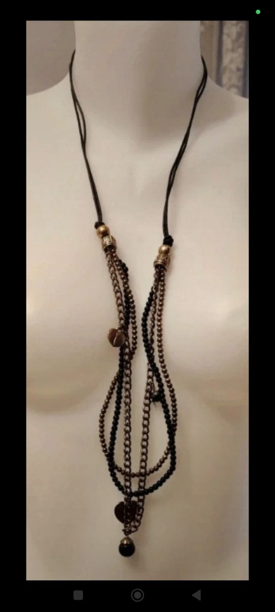 Collar multicadena con cuentas y dijes,largo 19 ct