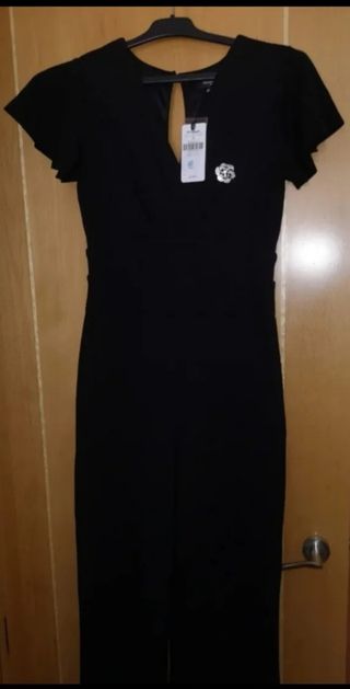 Mono de fiesta marca Fórmula Joven a estrenar.