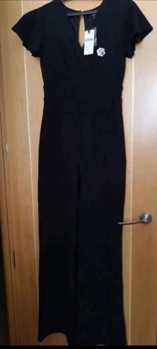 Mono de fiesta marca Fórmula Joven a estrenar.