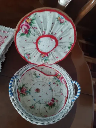 Precioso costurero antiguo de mimbre