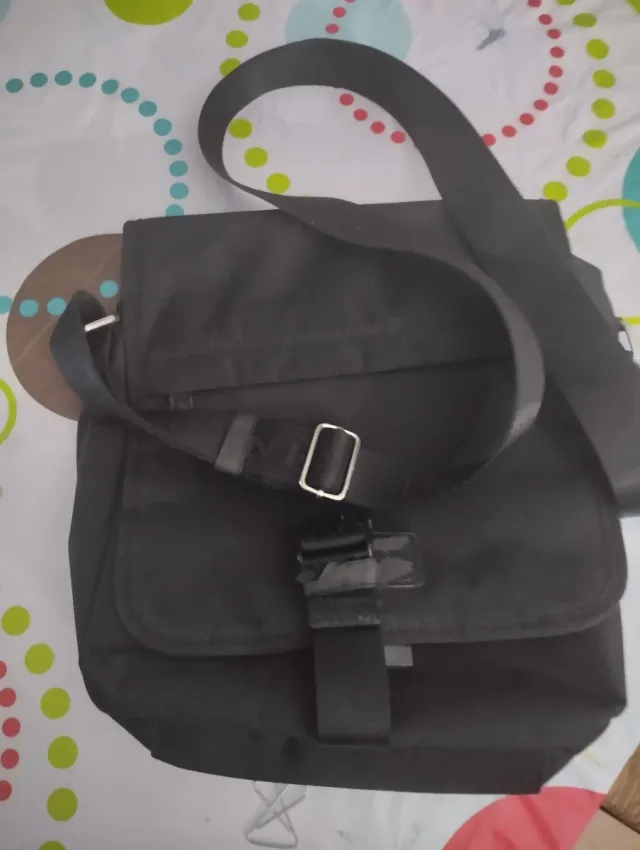 Bolso de caballero negro