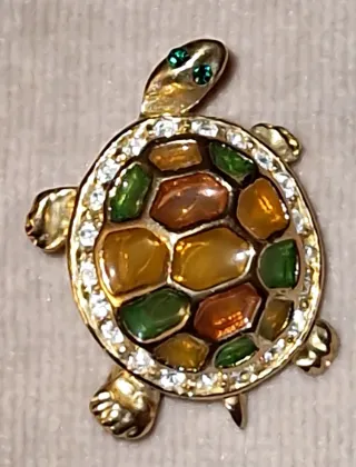 Spilla tartaruga smaltata con strass