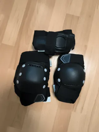 Patines en línea + protecciones + bolsa