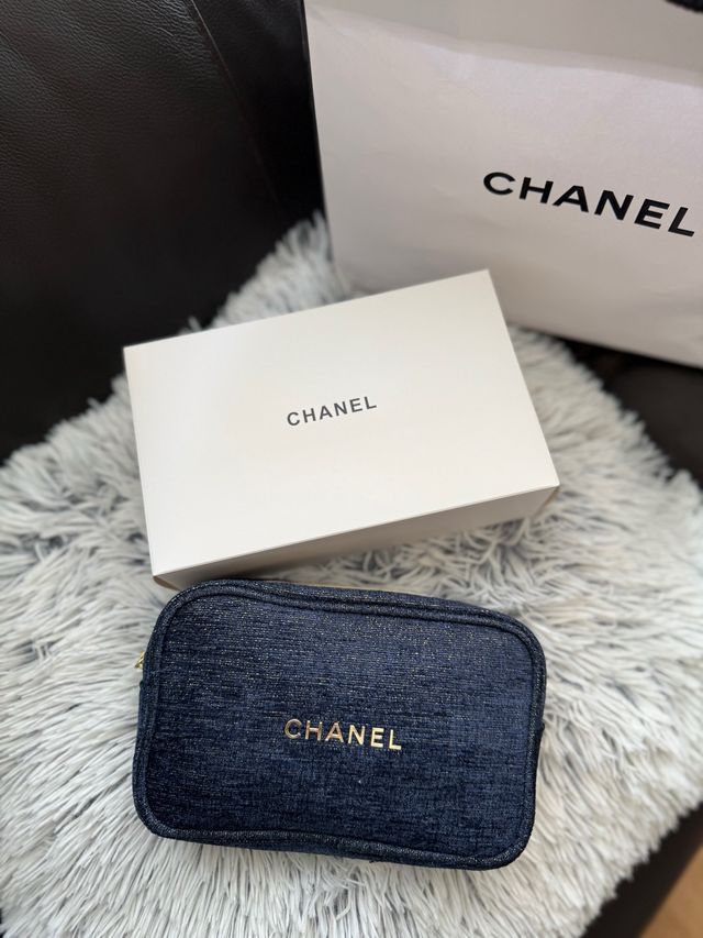 Necesser Chanel Blu Marina e Oro