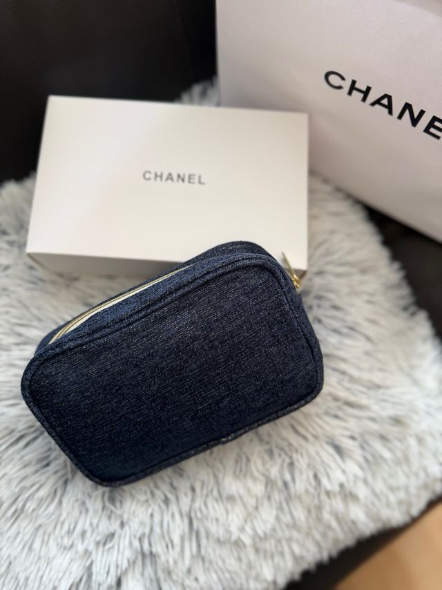 Necesser Chanel Blu Marina e Oro