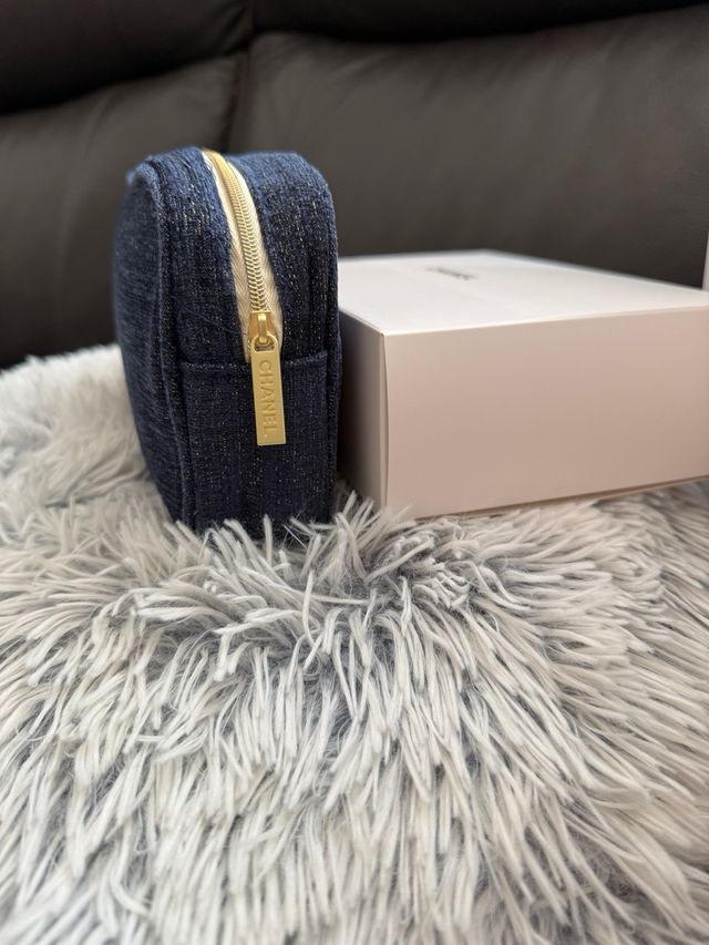 Necesser Chanel Blu Marina e Oro