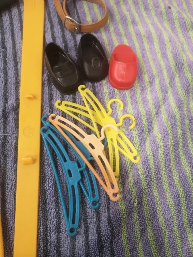 Accesorios Muñeca Vintage: Ropa y Zapatos