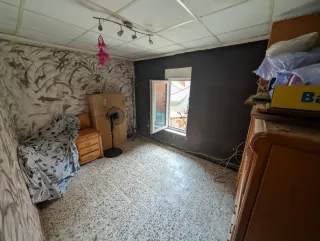 CASA A MEDIO REFORMAR YECLA