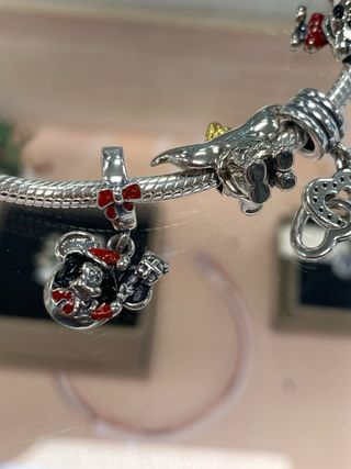 PULSERA PANDORA Y CHARMS DISNEY