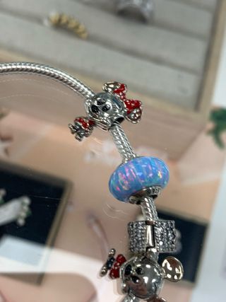 PULSERA PANDORA Y CHARMS DISNEY