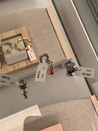 PULSERA PANDORA Y CHARMS DISNEY