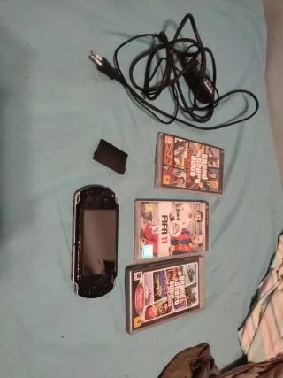 Pack PSP Slim Negra + 3 Juegos