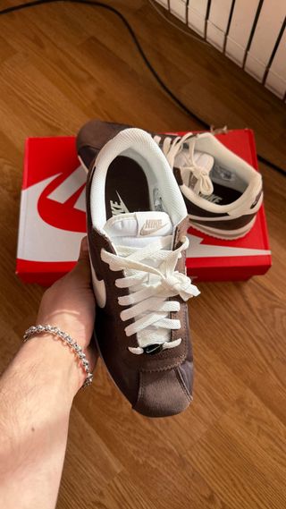 Nike Cortez Marrón y Blanco