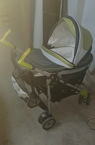 Carrito de bebé y silla de coche