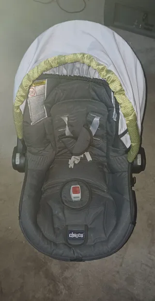 Carrito de bebé y silla de coche