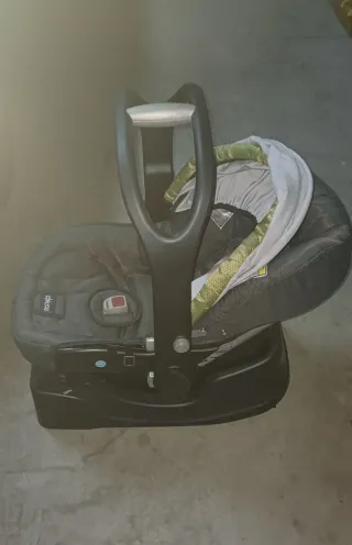 Carrito de bebé y silla de coche