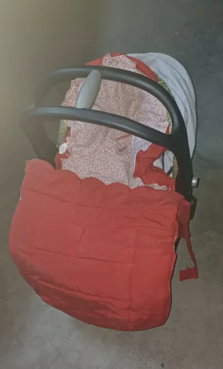 Carrito de bebé y silla de coche
