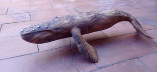 Ballena de madera de olivo