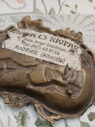 Bandeja decorativa bronce figuras