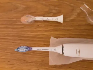 Cepillo Eléctrico Philips Sonicare 9400