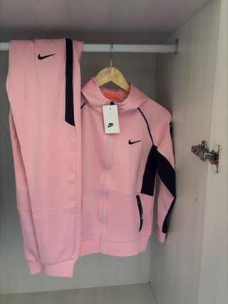 Conjunto Nike Tech Rosa Talla L