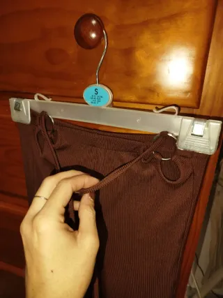 Pantalón Bershka acampanado marrón