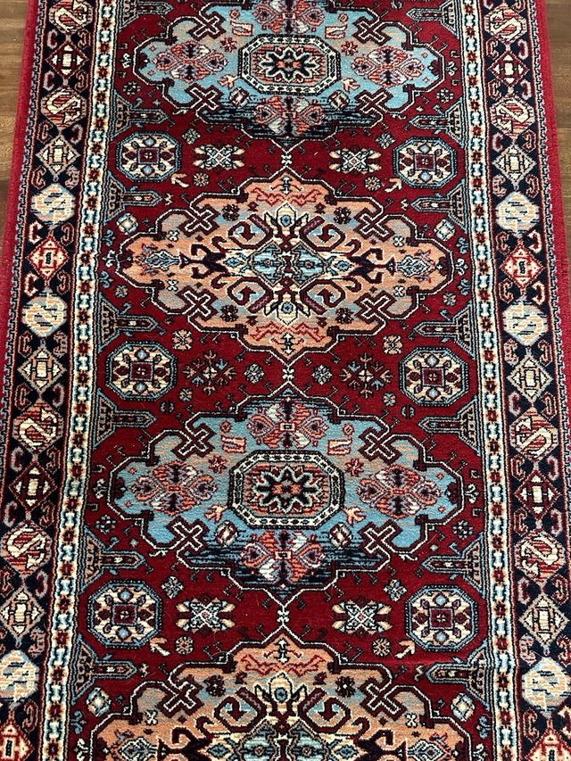 Alfombra pasillera larga diseño oriental