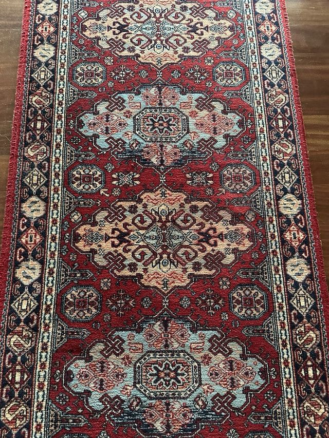 Alfombra pasillera larga diseño oriental