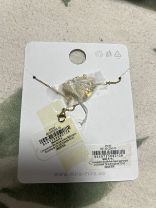 Collar Miramira con colgante rosa y cadena dorada