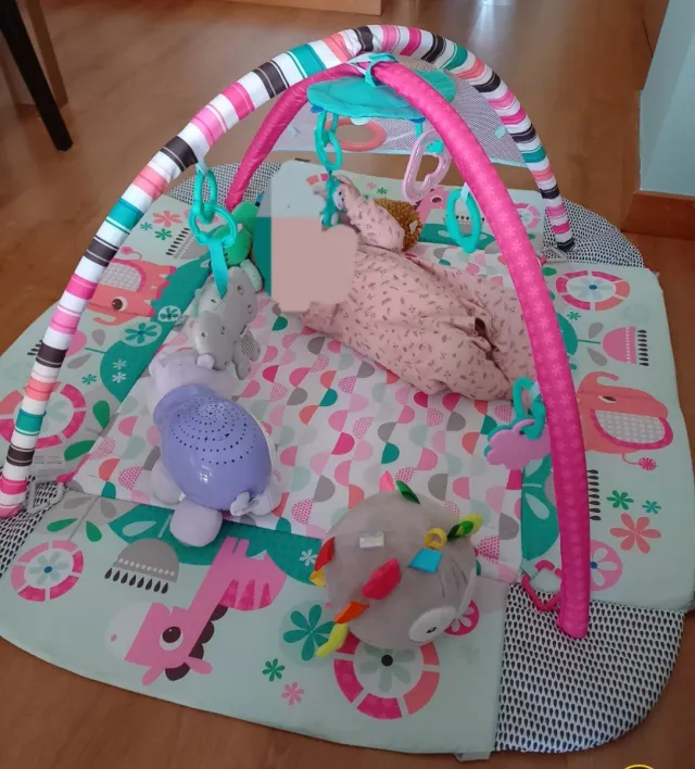 Manta de actividades para bebé