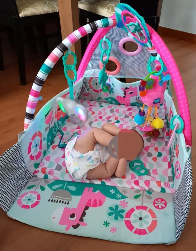 Manta de actividades para bebé