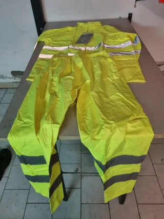 K-Way Giacca  e pantaloni Antivento Verde Fluo Tag