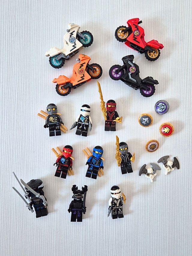 Lego Ninjago: Lote Personajes y Motos