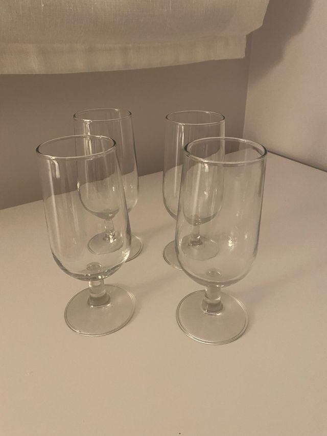Juego de 4 copas de cristal en perfecto estado