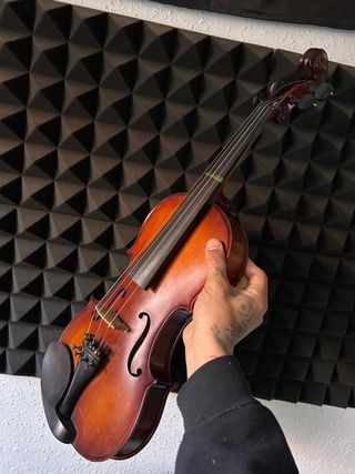 Violín con funda y arco
