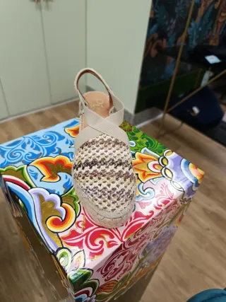 Alpargatas cuña tonos marrones