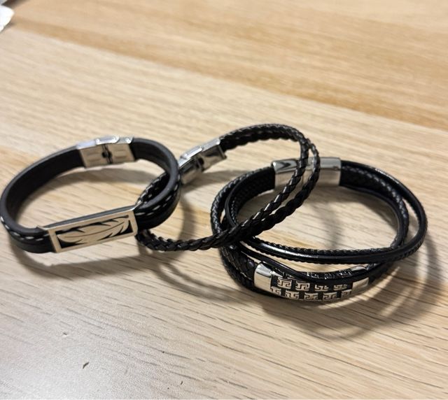 Pulseras de cuero y metal