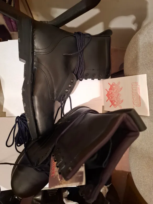 Botas de hombre negras marca iturri