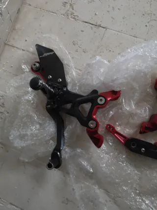 Estriberas retrasadas S1000RR