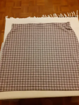 Falda de cuadros sencilla