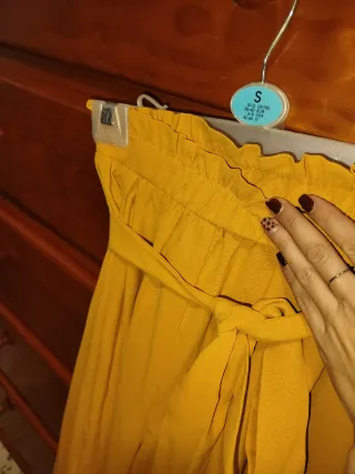 Pantalón ancho efecto falda