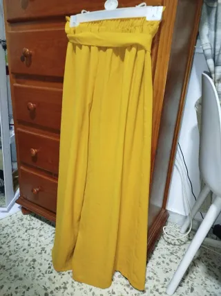 Pantalón ancho efecto falda