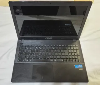 Portátil ASUS X551CA - Windows 10 Instalado