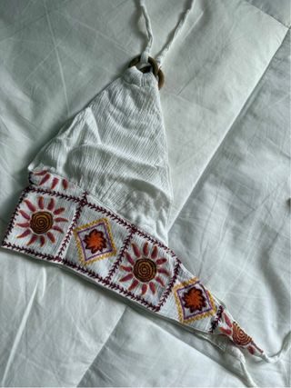 Top Pull&Bear blanco bordado