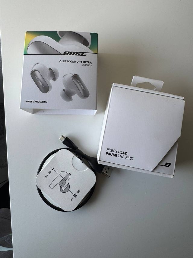 Caja Bose Ultra Earbuds + Almohadillas Recambio