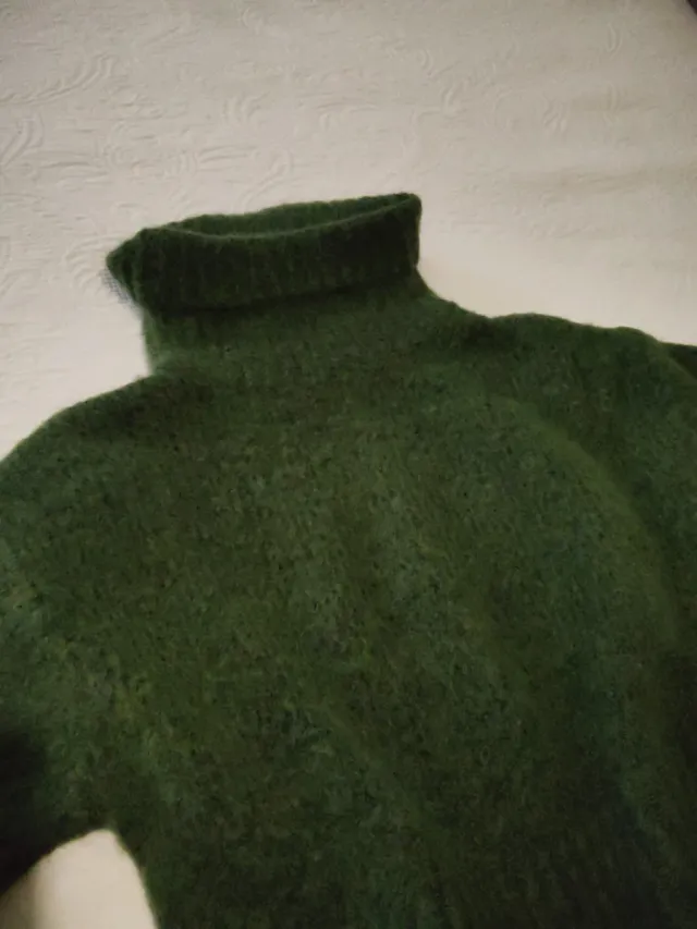 Jersey Zara cuello alto verde