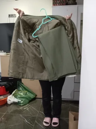 Traje de hombre verde oliva