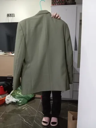 Traje de hombre verde oliva