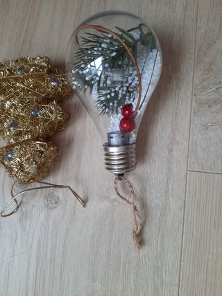 Adornos Navideños Bombilla y Árbol Dorado