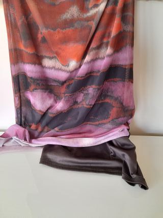 Vestido malla estampado morado y rojo